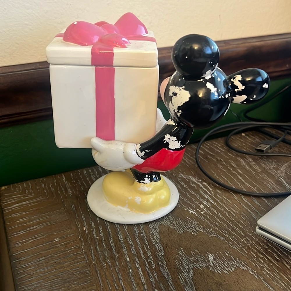 Disney Mickey Mouse White and Pink Gift Box Figurine - Picture 3 of 3